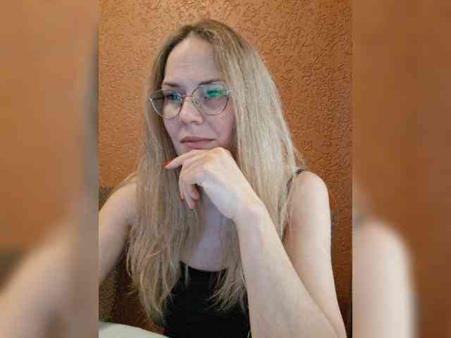 Mina_ webcam