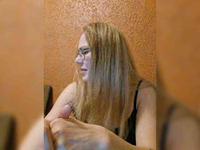 Mina_ webcam