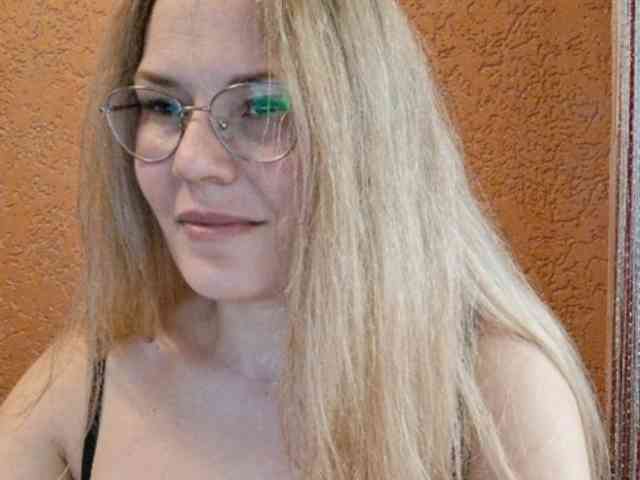 Mina_ webcam