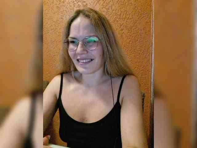 Mina_ webcam