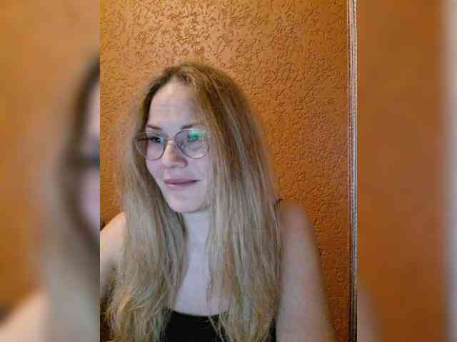 Mina_ webcam