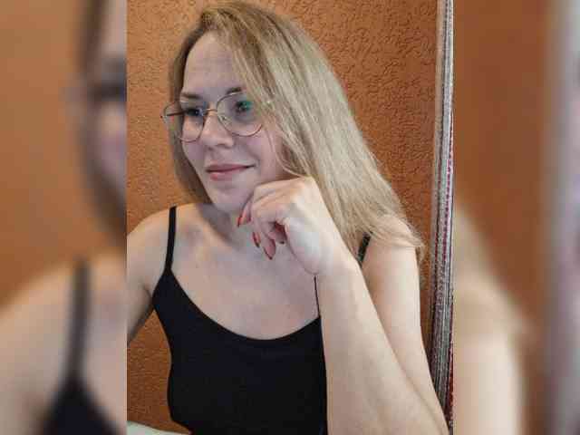 Mina_ webcam