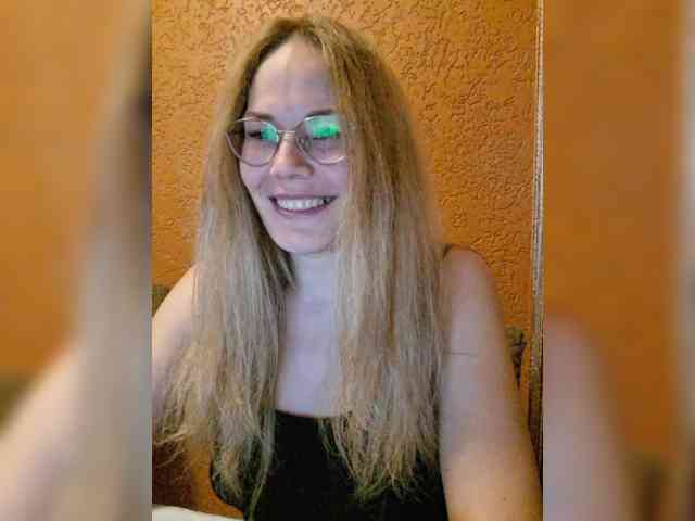 Mina_ webcam