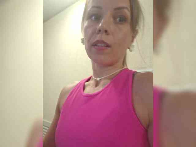 Dieses Model ist jetzt live. Helga-love