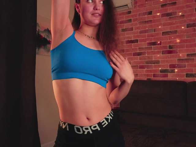 FoxFever's BongaCams show and profile