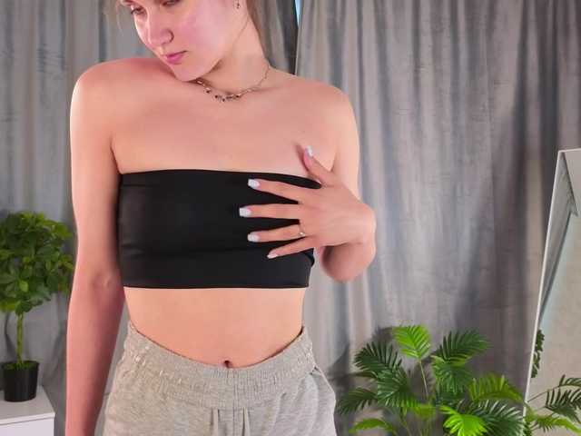 FoxFever live cam on BongaCams
