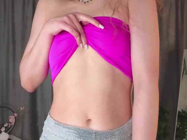 FoxFever Live Webcam on BongaCams