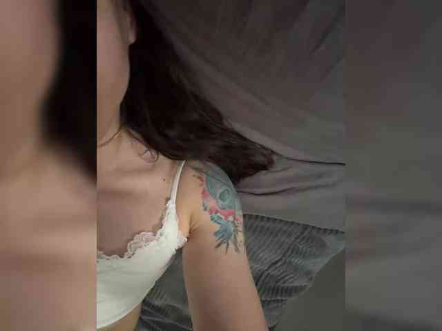 Techno-girl webcam