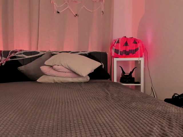 Divine-Madness live cam on BongaCams