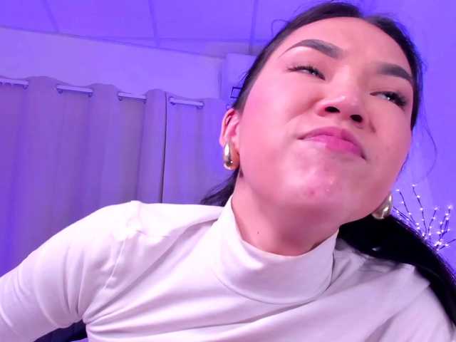 Divine-Madness's BongaCams show and profile