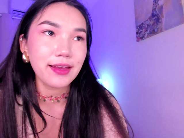 Divine-Madness live cam on BongaCams