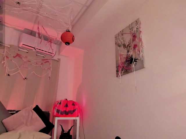 Divine-Madness live cam on BongaCams