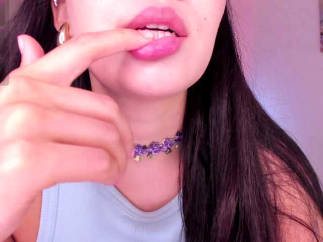 Divine-Madness live cam on BongaCams
