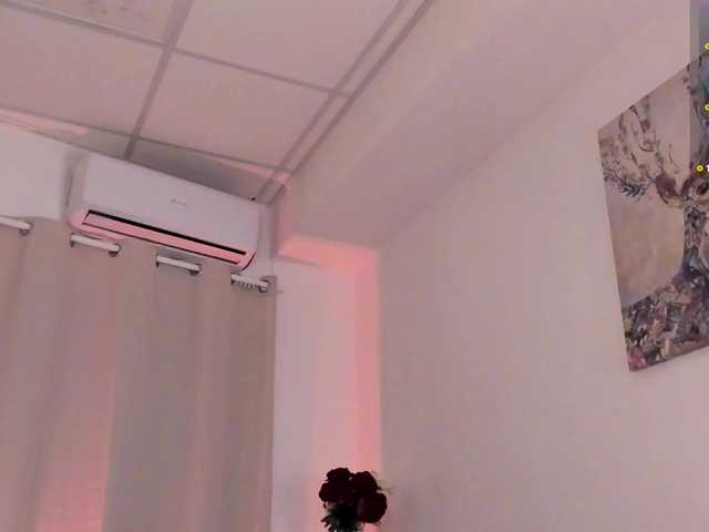 Divine-Madness live cam on BongaCams