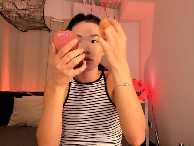 Divine-Madness live cam on BongaCams
