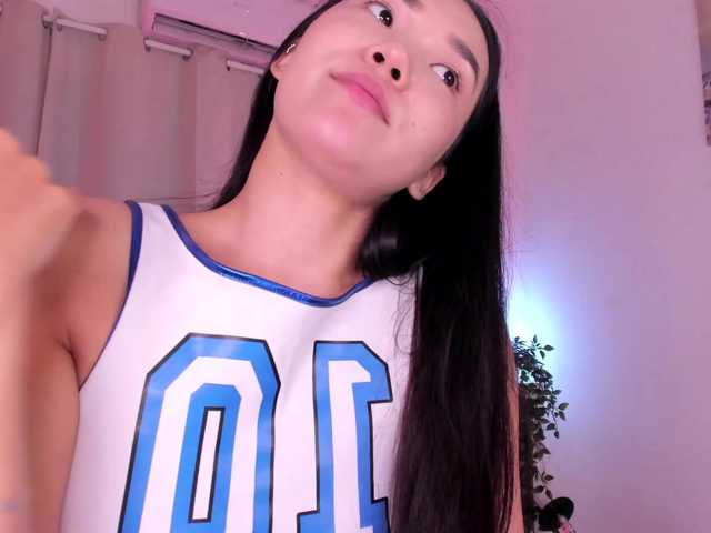 Divine-Madness live cam on BongaCams