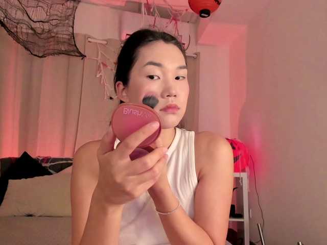 Divine-Madness live cam on BongaCams