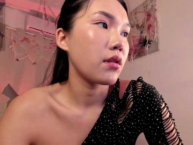Divine-Madness live cam on BongaCams