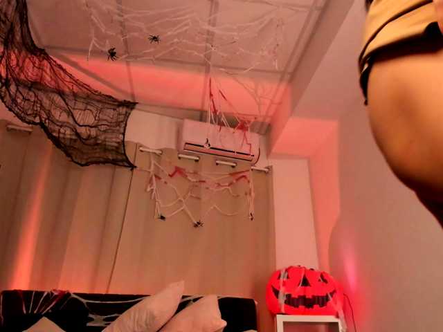 Divine-Madness live cam on BongaCams