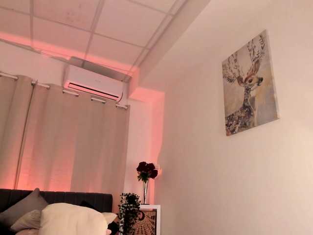 Divine-Madness live cam on BongaCams