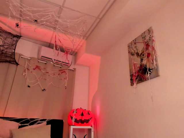 Divine-Madness live cam on BongaCams