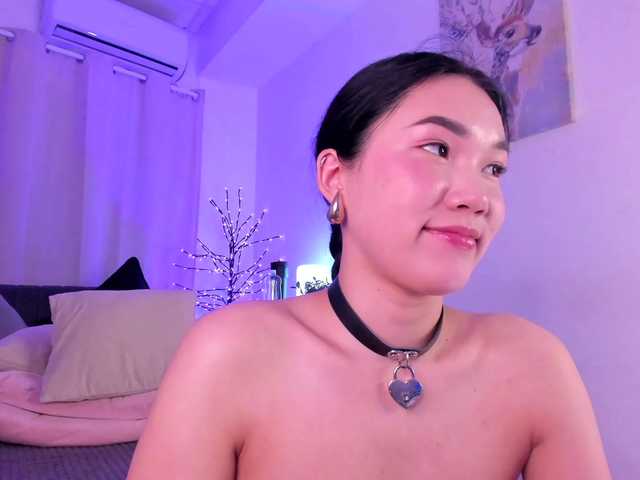 Divine-Madness live cam on BongaCams