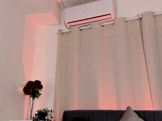 Divine-Madness live cam on BongaCams