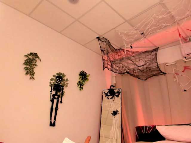 Divine-Madness live cam on BongaCams