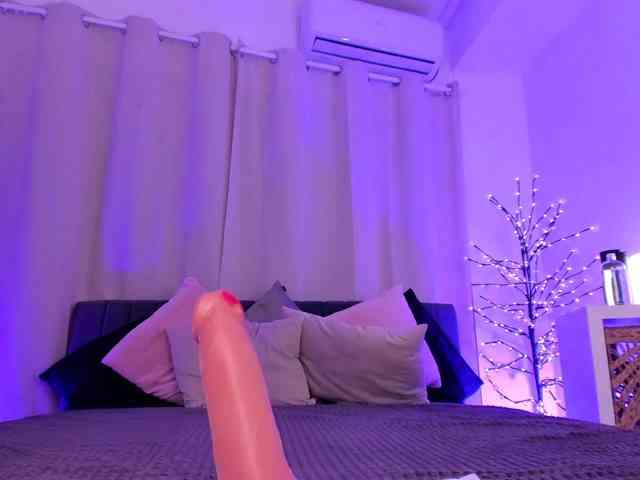 Divine-Madness webcam