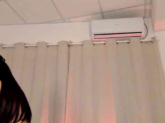 Divine-Madness webcam