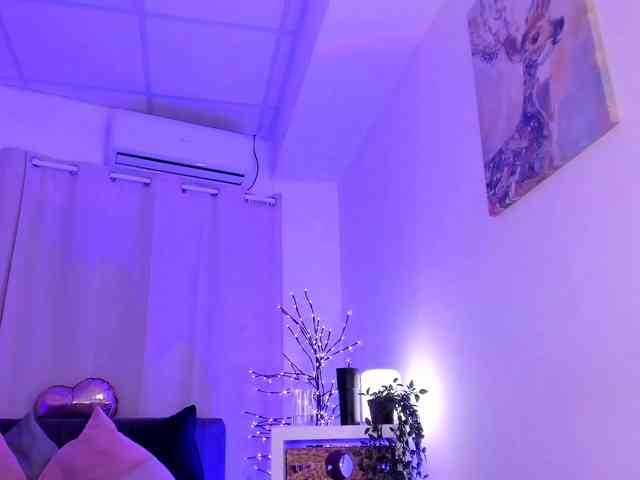 Divine-Madness webcam