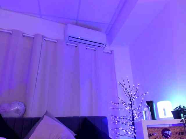 Divine-Madness webcam
