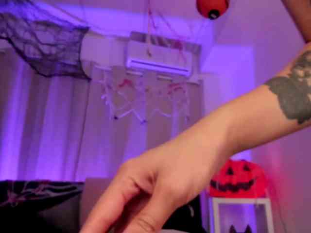 Divine-Madness webcam