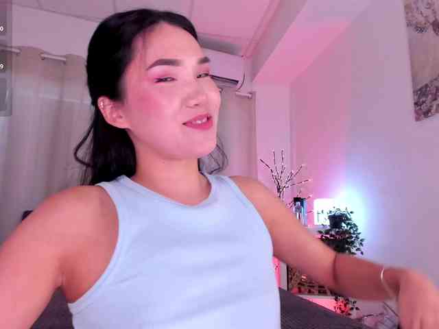 Divine-Madness webcam