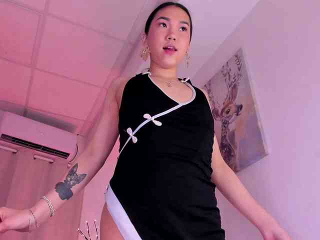 Divine-Madness webcam