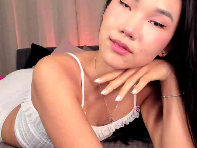Divine-Madness webcam