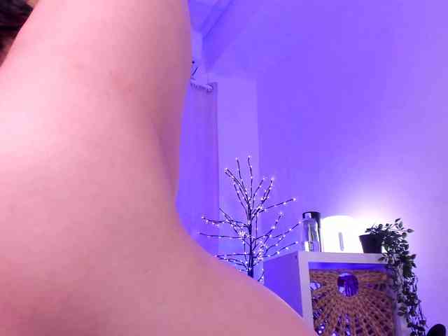 Divine-Madness webcam