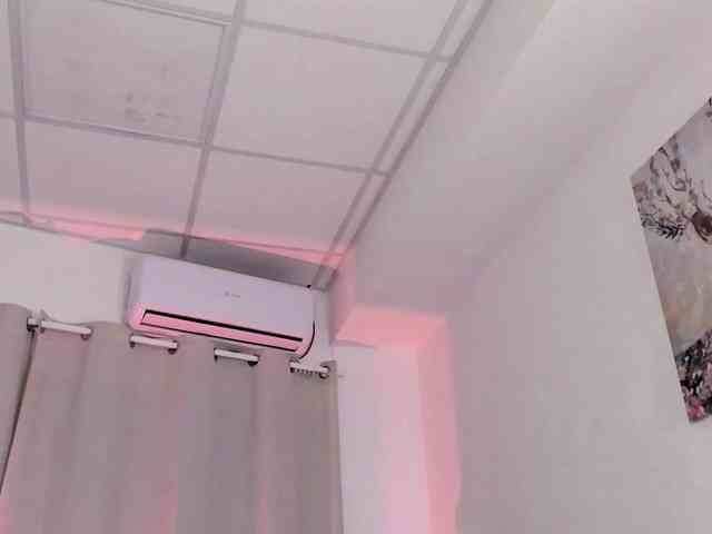 Divine-Madness webcam