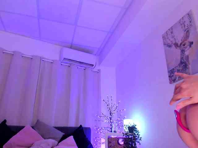 Divine-Madness webcam