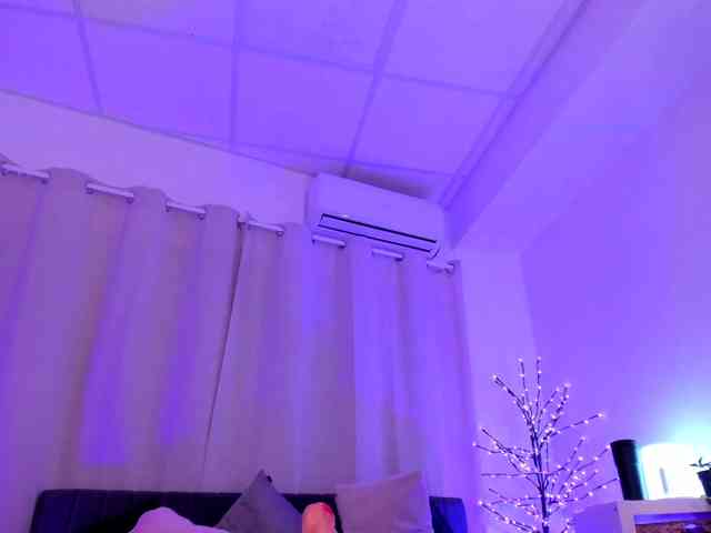 Divine-Madness webcam