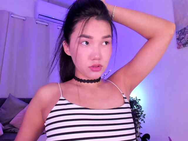 Divine-Madness webcam