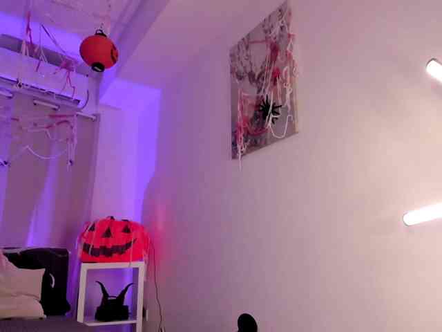Divine-Madness webcam