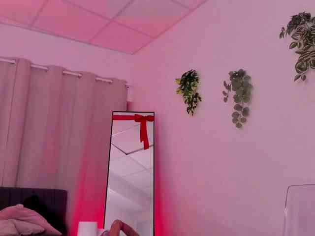 Divine-Madness webcam