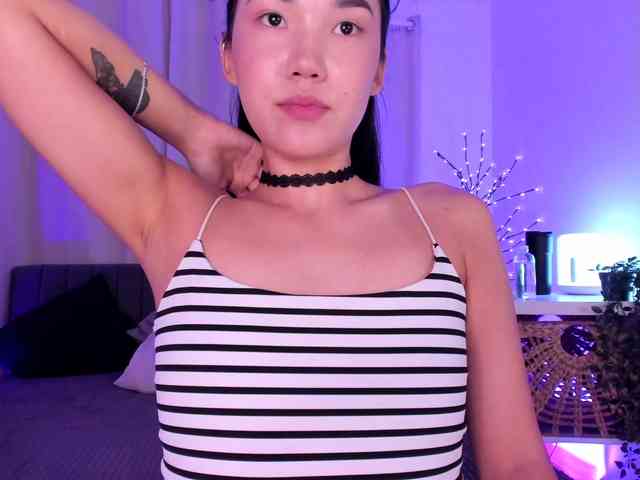 Divine-Madness webcam