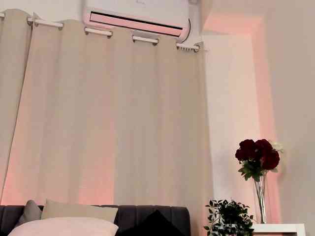 Divine-Madness webcam