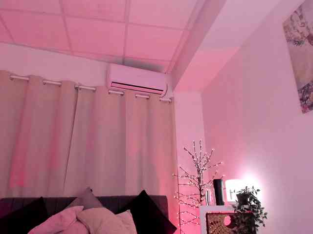 Divine-Madness webcam