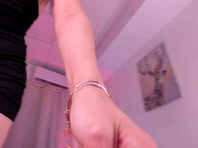 Divine-Madness Live Webcam on BongaCams