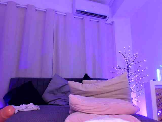 Divine-Madness webcam