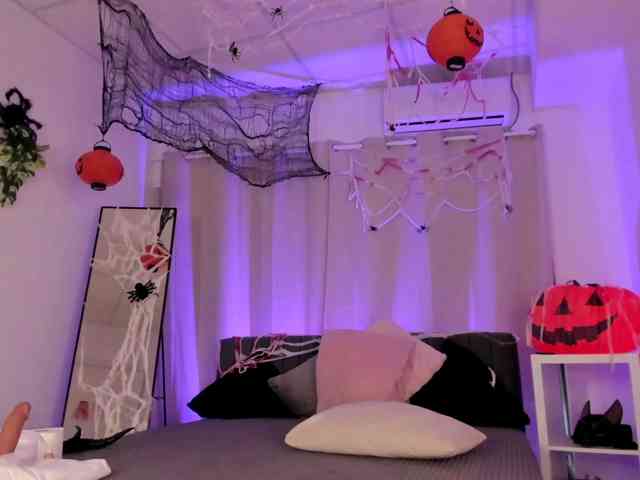 Divine-Madness webcam