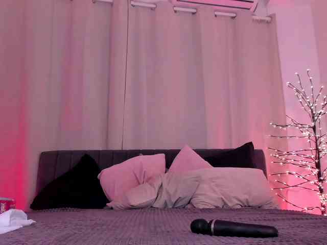 Divine-Madness webcam